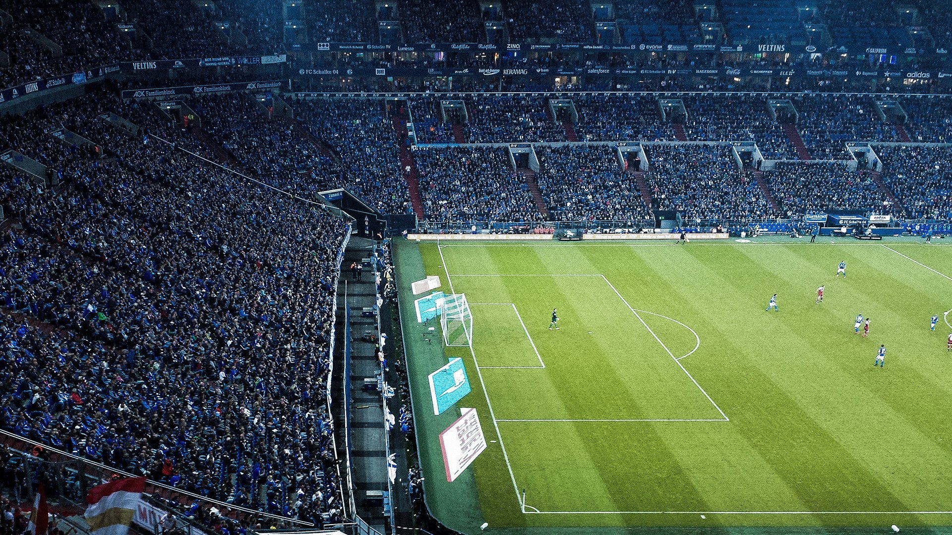 德甲战场，比分4-3，比赛由精彩反击引爆，角球15个，控球率65%，德甲比赛集锦